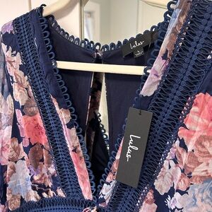 NWT Lulus floral dress size Lg
